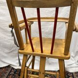 Chaise haute bébé en bois vintage