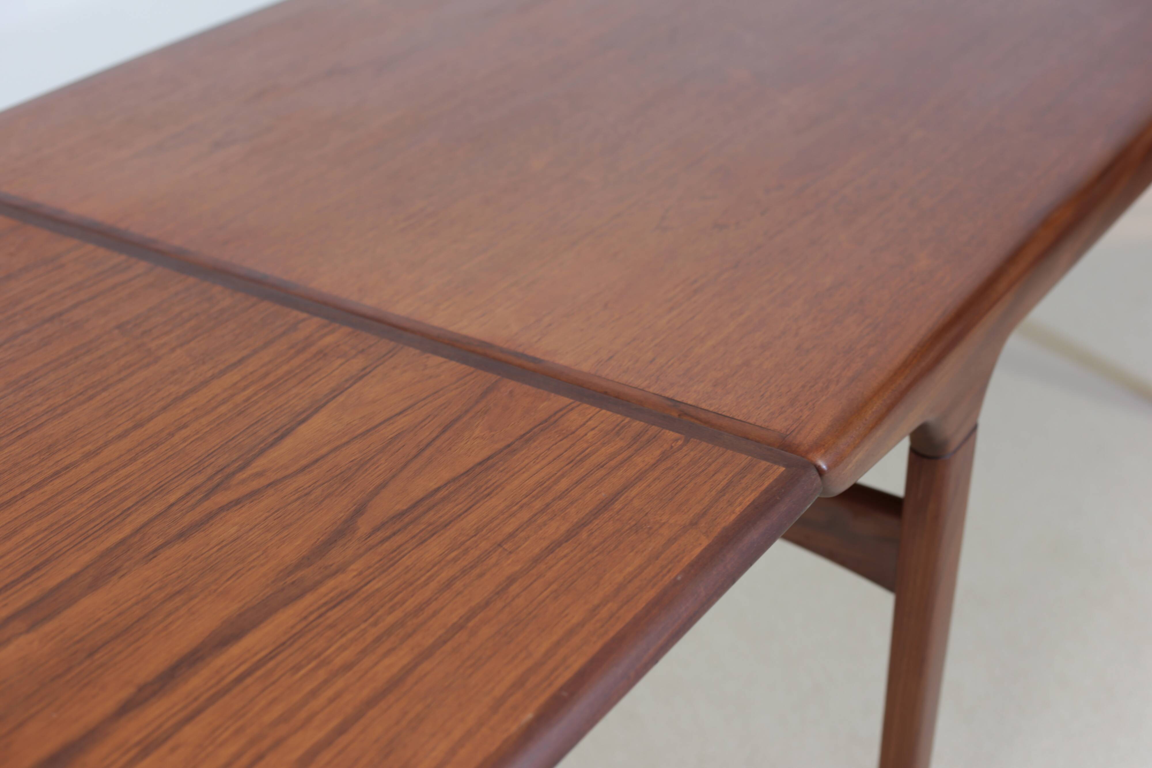 Johannes Andersen dining table