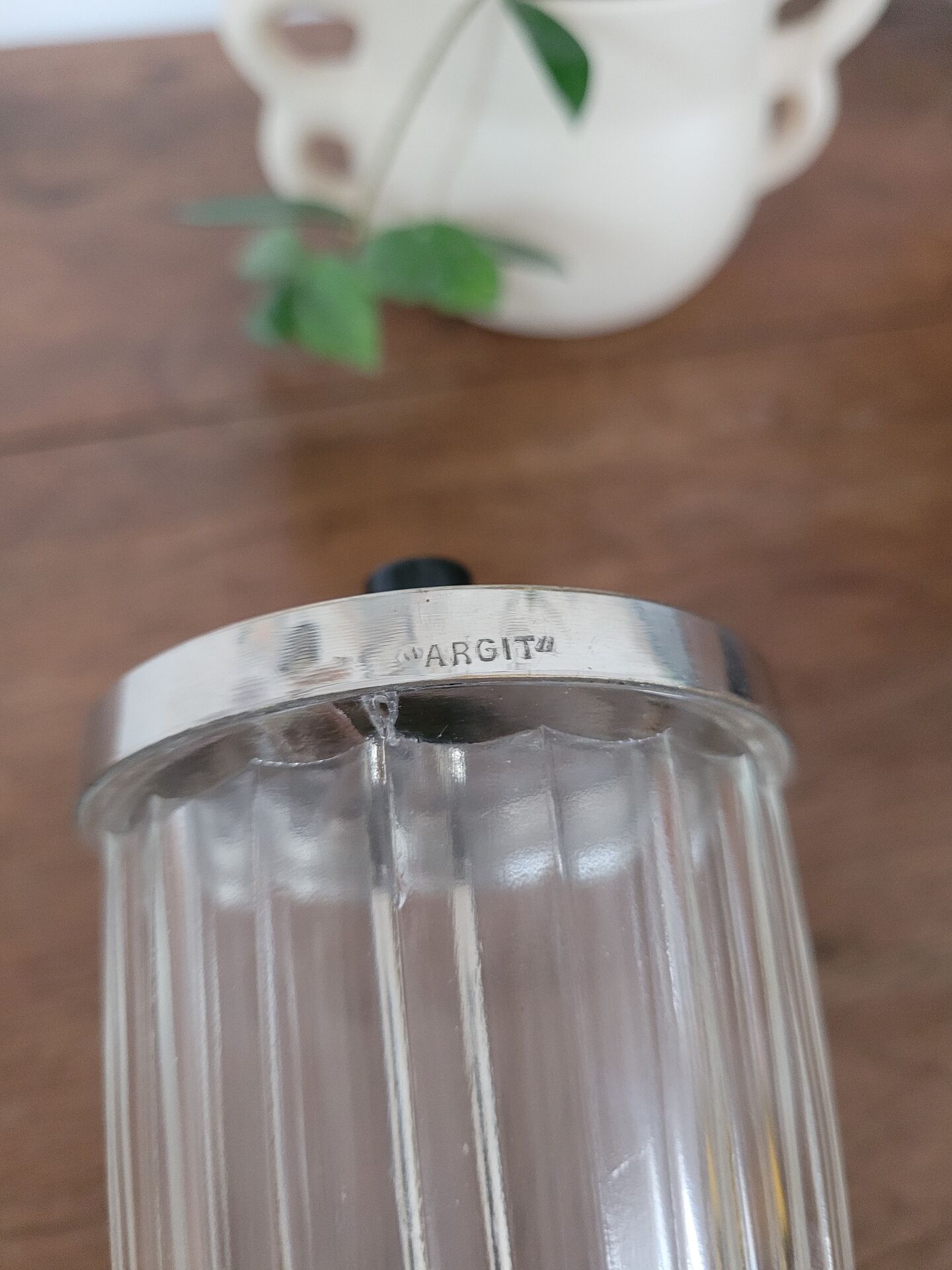Argit shaker