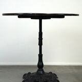 Round antique English pub table/side table/small dining table with decorative cast iron leg and oak