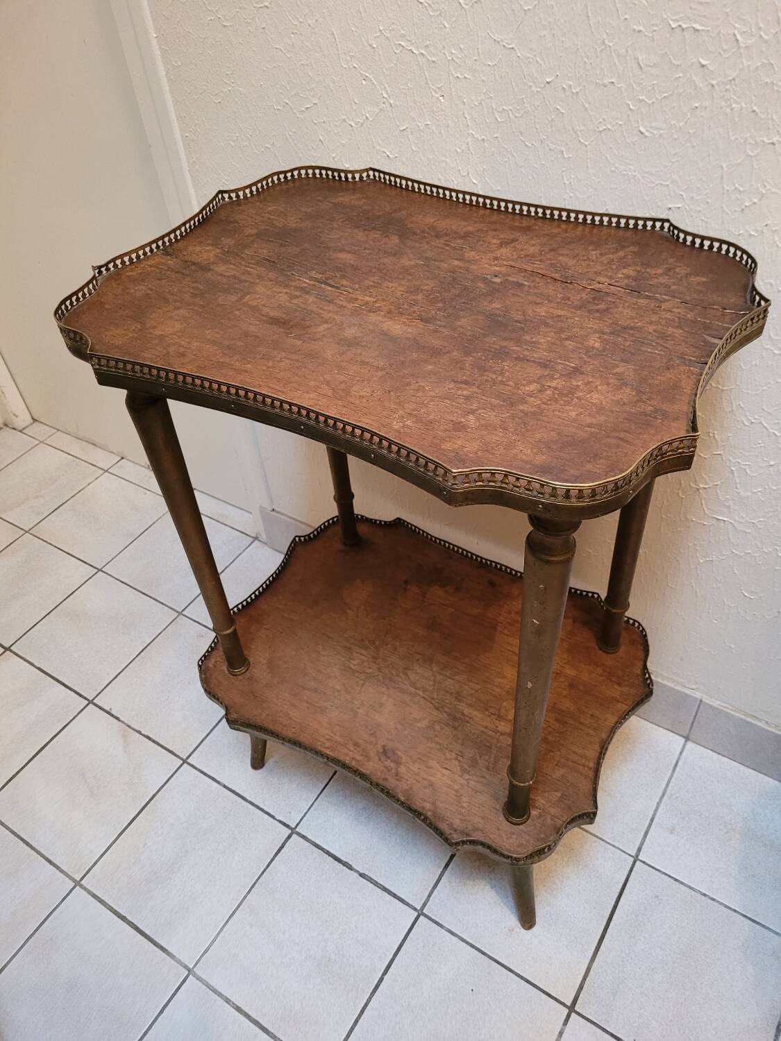 Pedestal table 1900