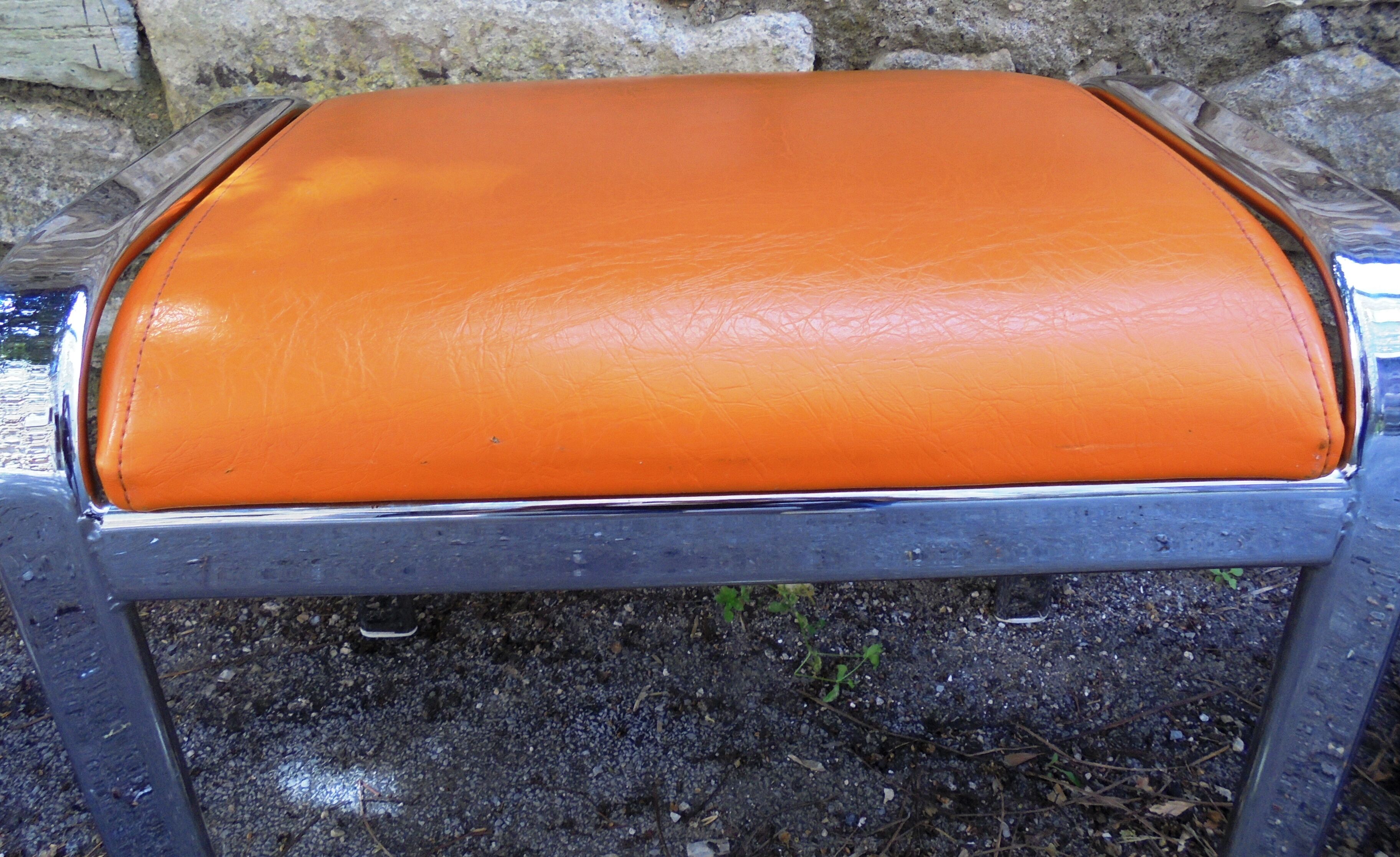 Pair of chrome and faux orange vintage stools "70"