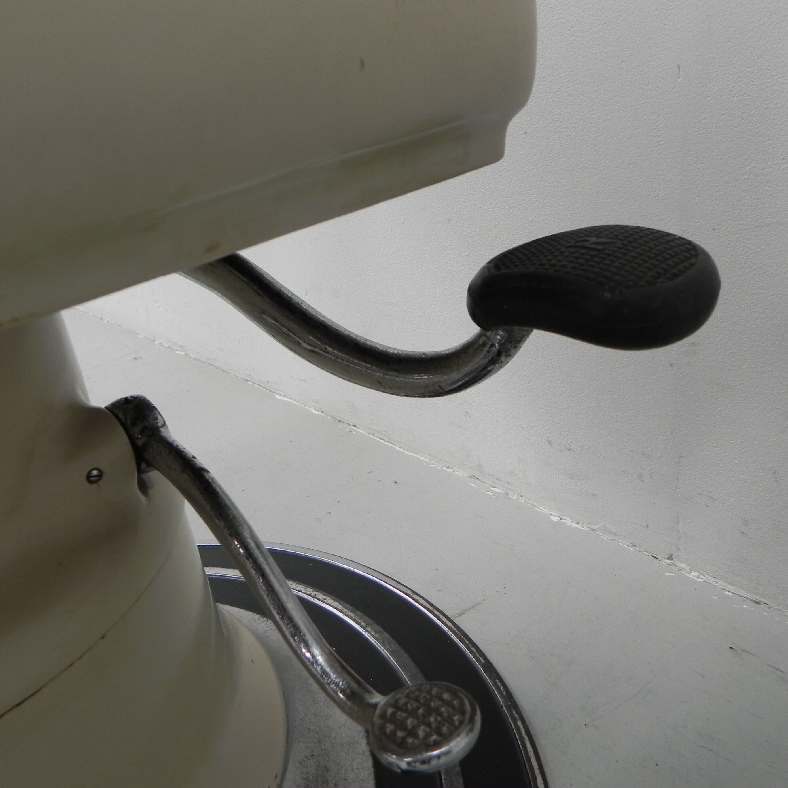 Cast iron dental chair Ritter