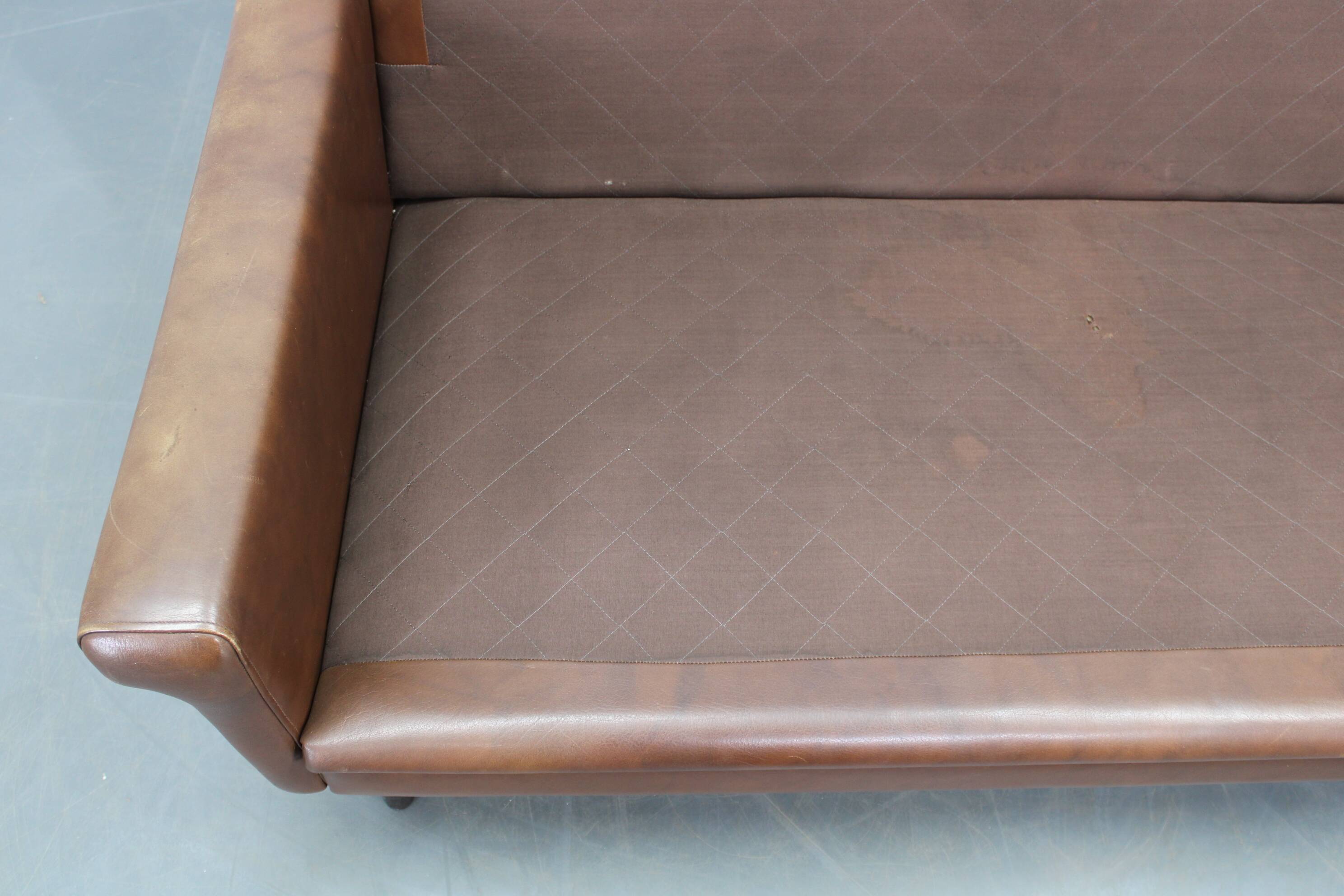 Mid-century Danish two-seat leather sofa by Svend Skipper, 1960s