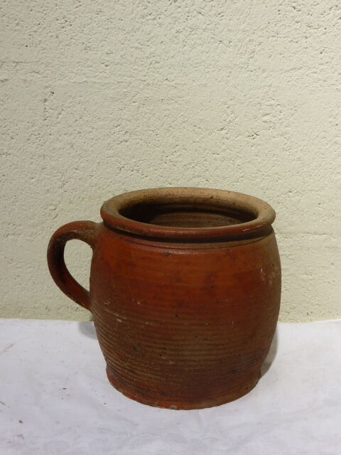 Sandstone pot with handle