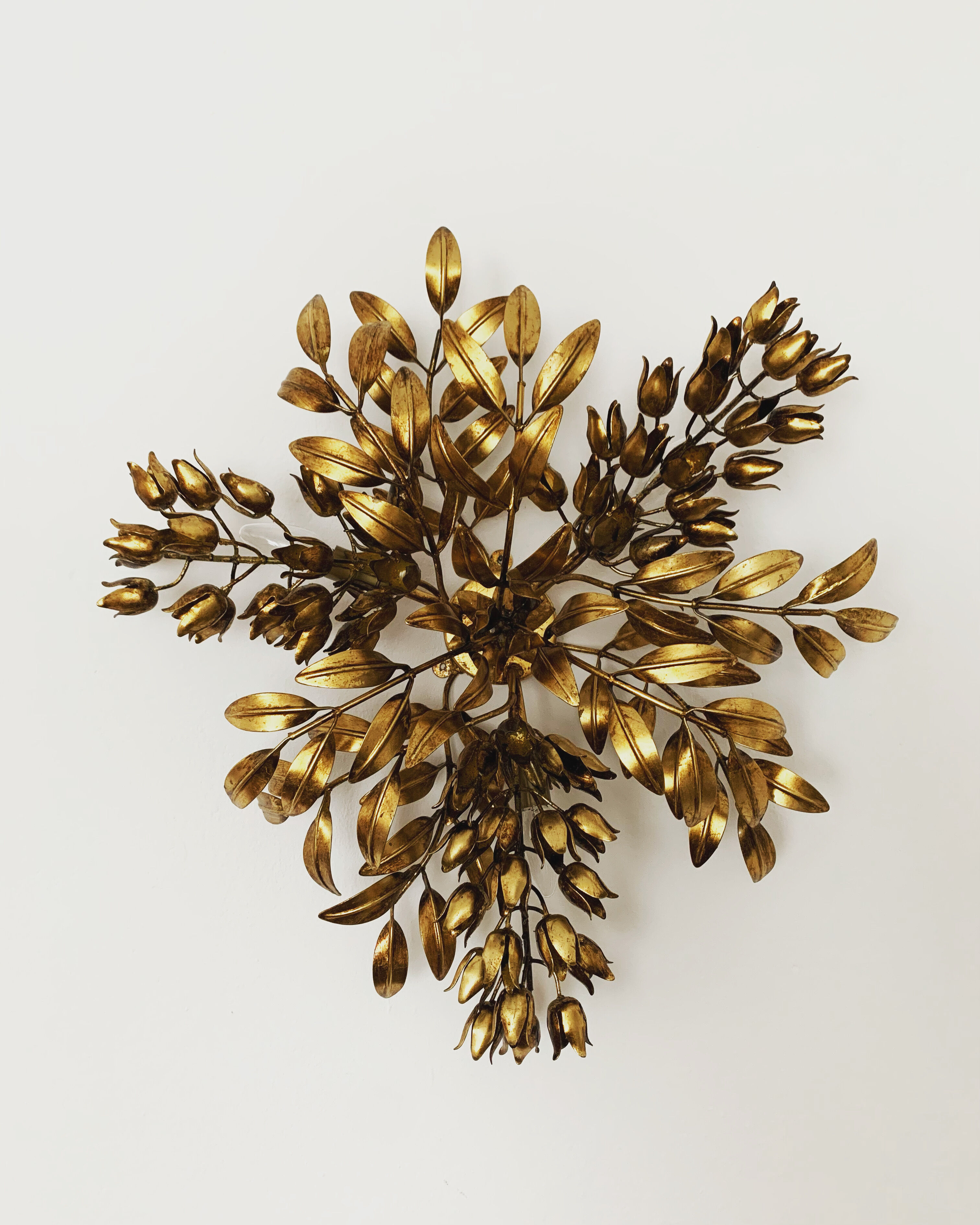 Gilded Italian Hollywood Regency metal wall lamp or flush light by Hans Kögl