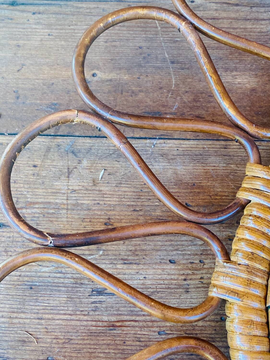 Vintage rattan flower sun mirror