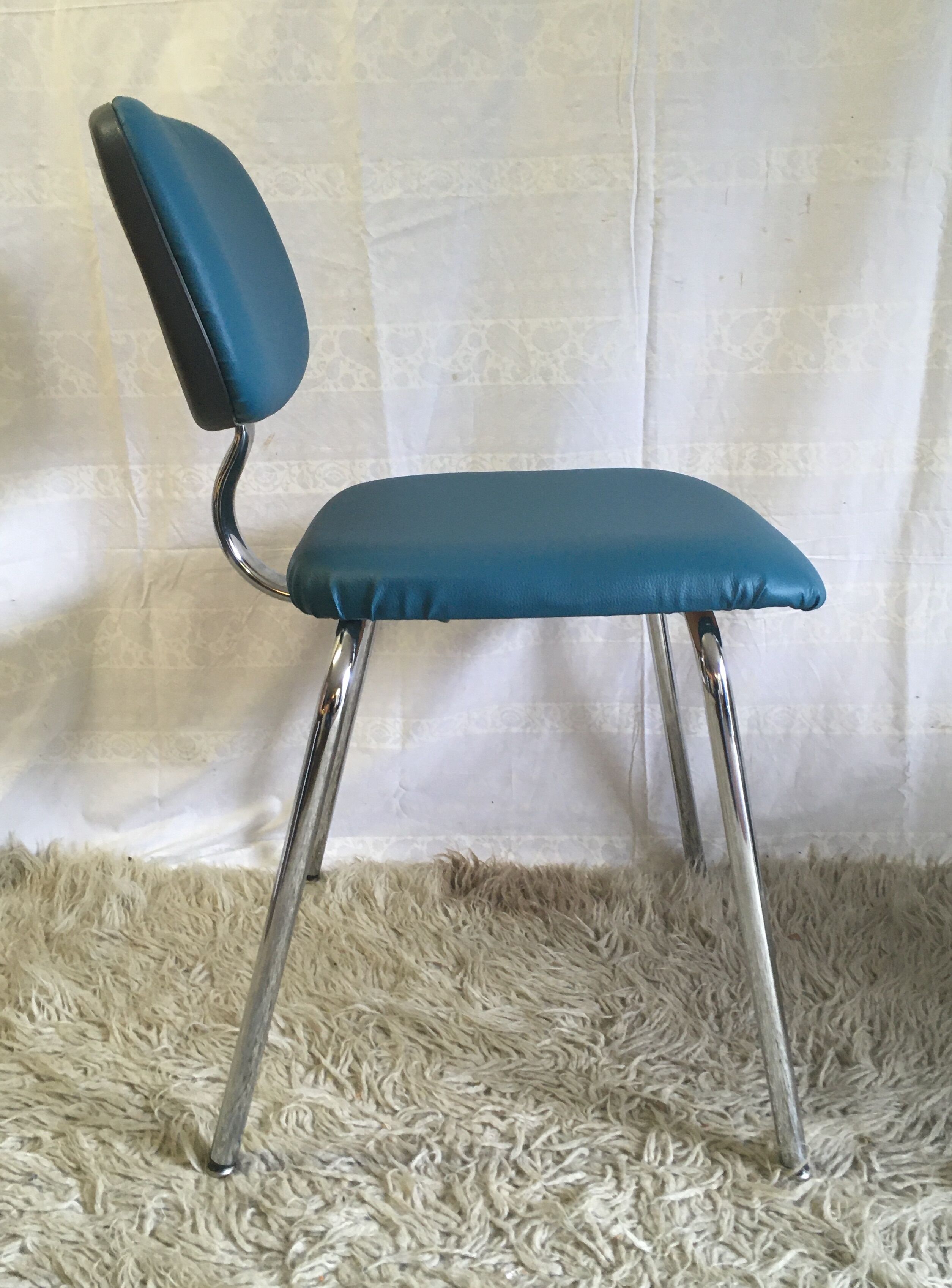 Blue strafor steelcase chair 70