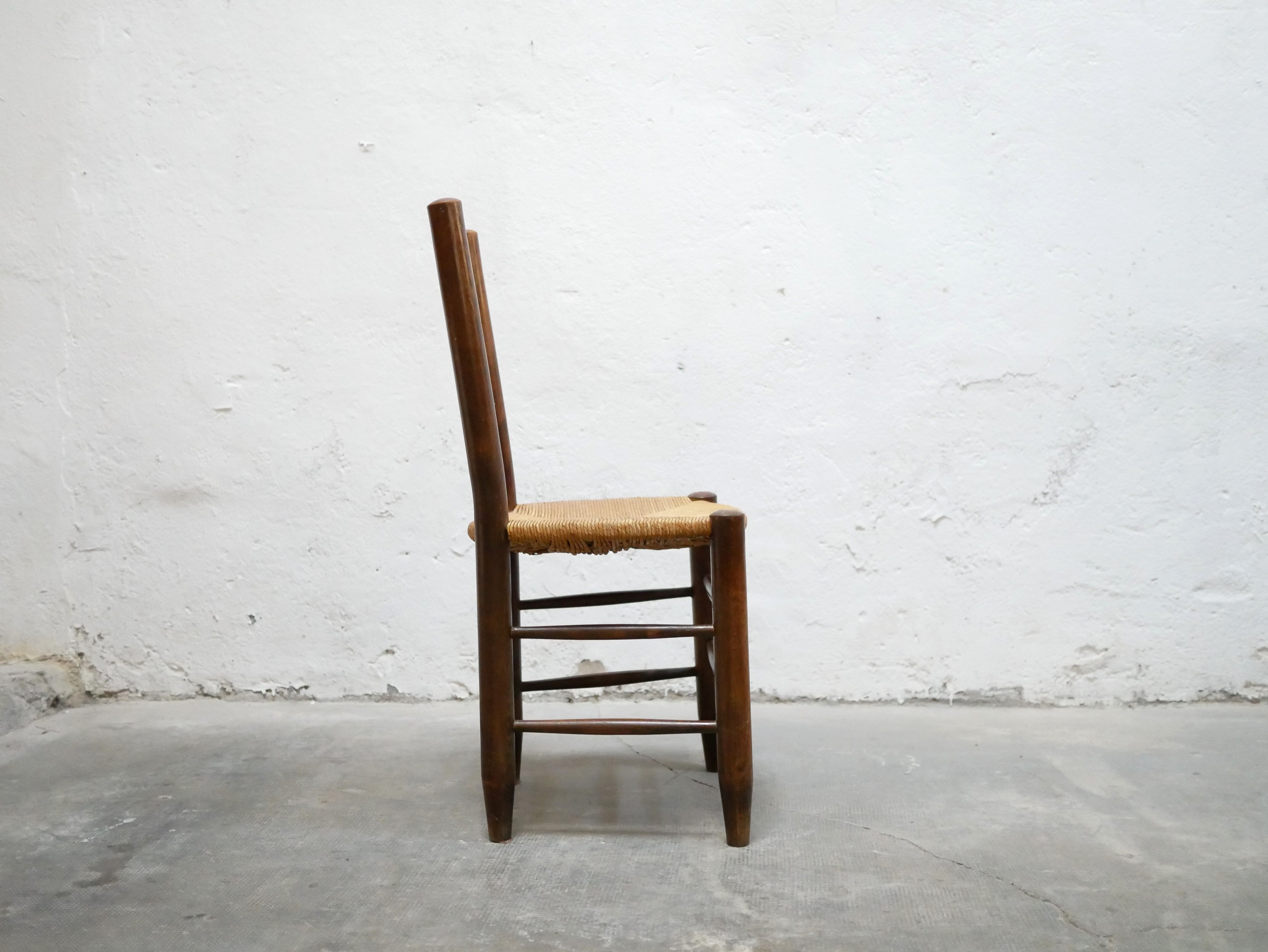 Antique mulched wooden country chair