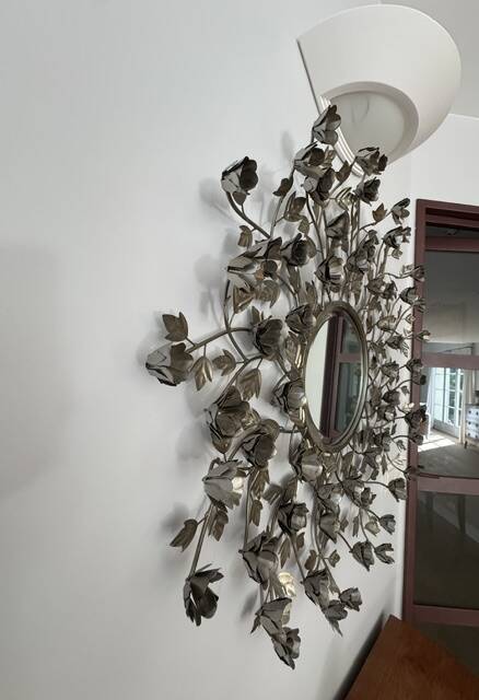 Asian flower mirror in silver metal – 88 cm – excellent condition