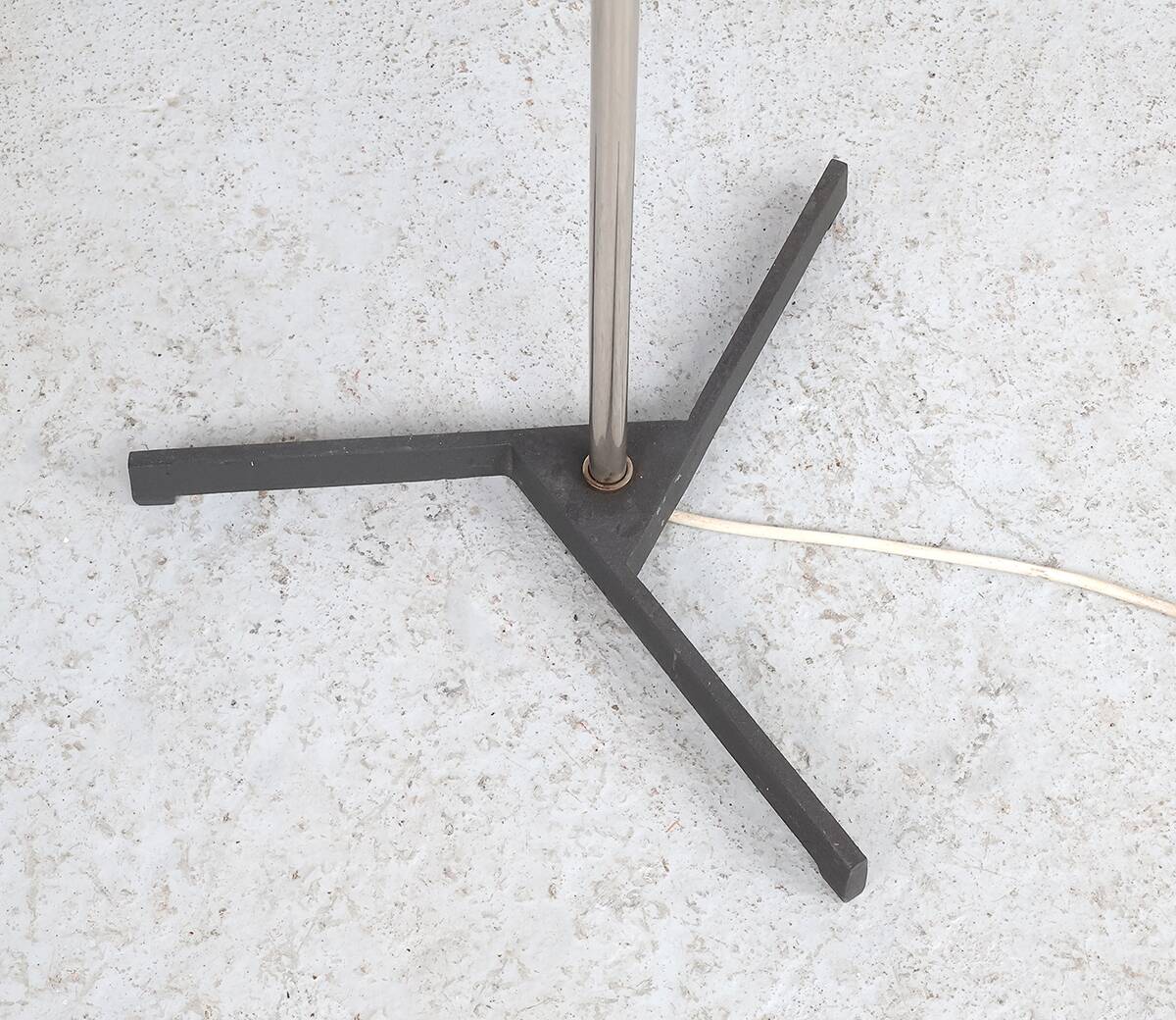 Vintage metal floor lamp with star base, 1960s