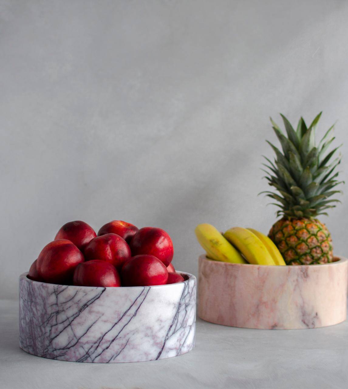 Cylindrical bowl in white/lilac marble