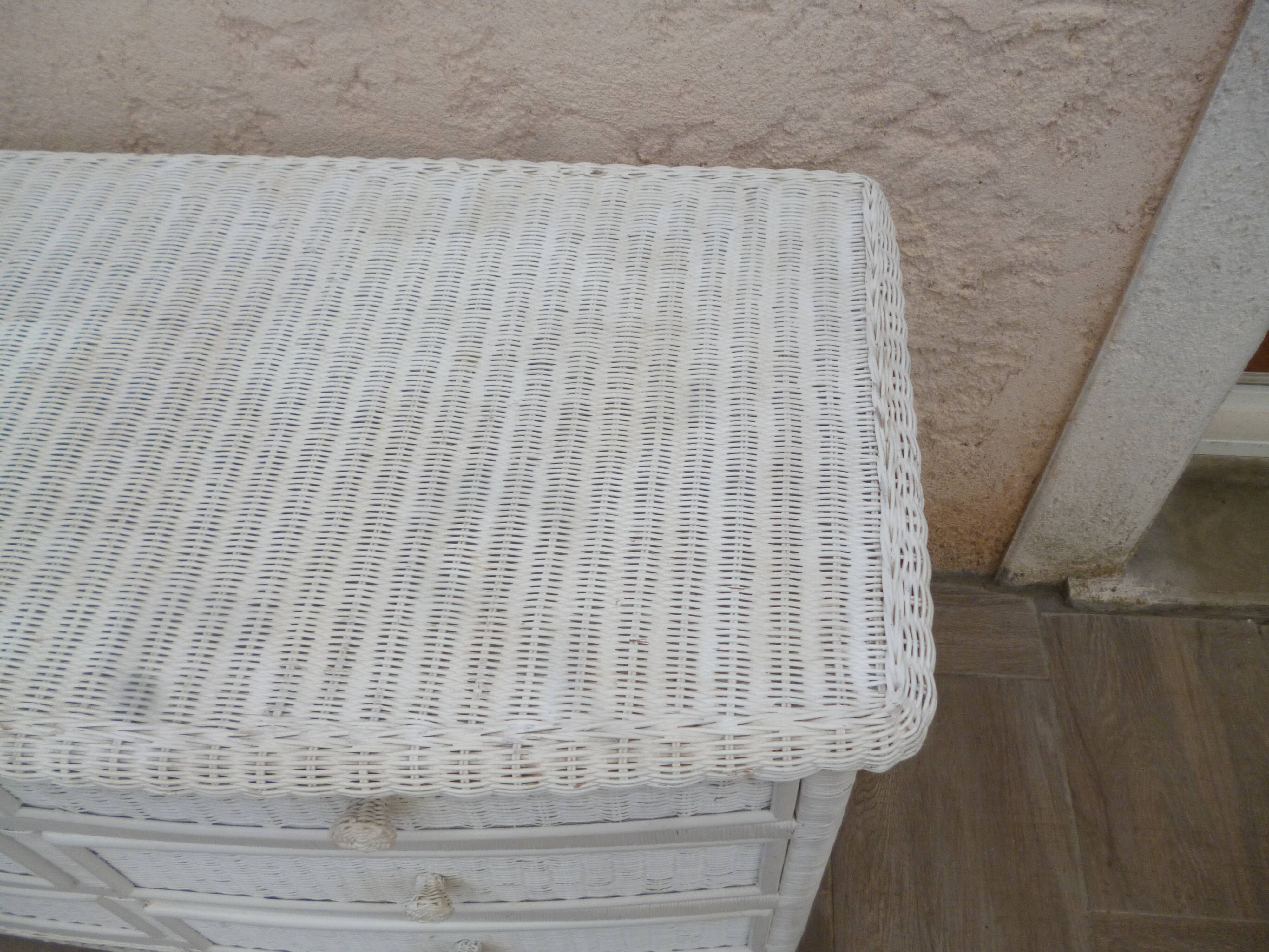 Commode blanche rotin osier incurvé