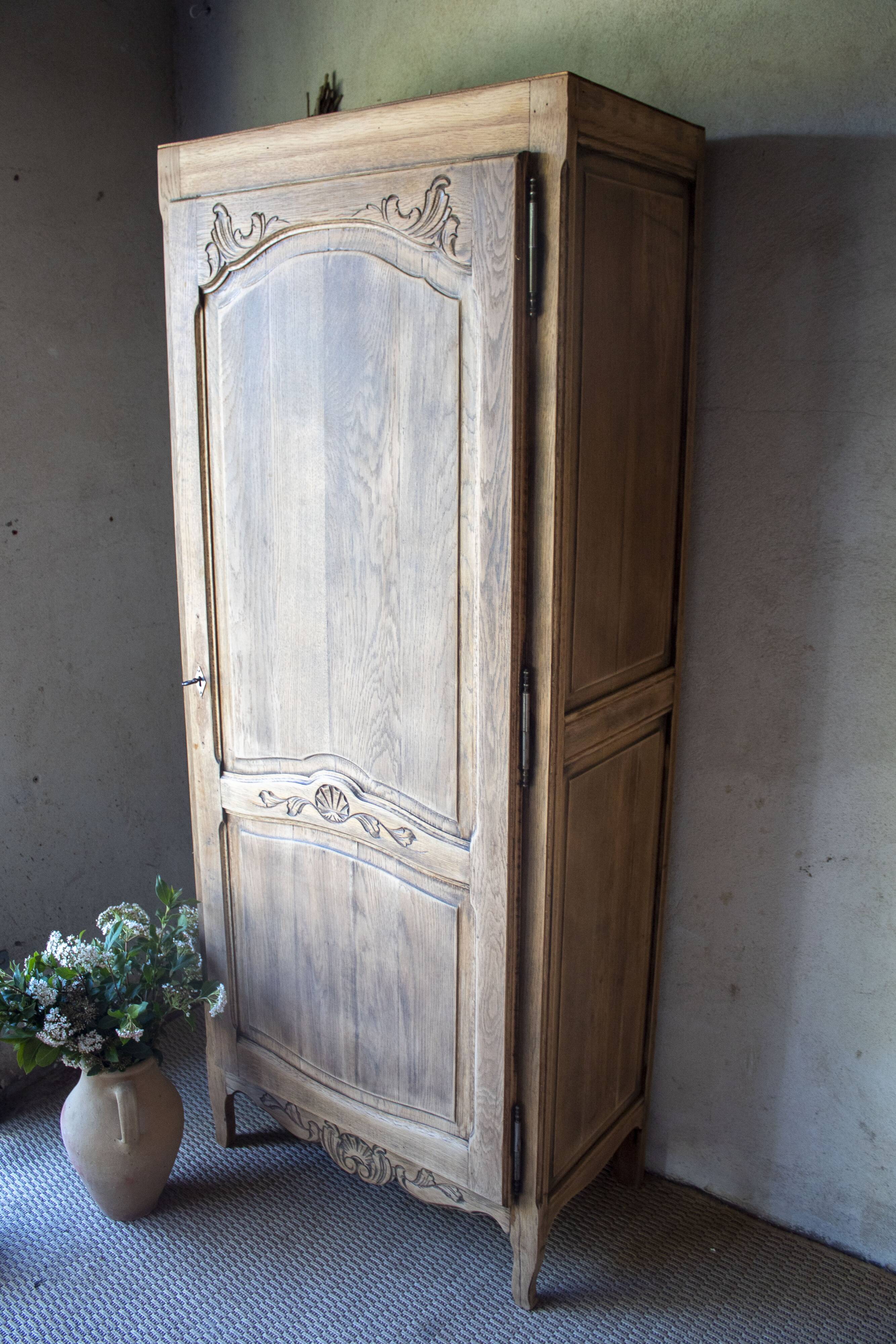 antique solid wood bonnetière