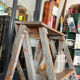 Ancien escabeau de peintre en bois patiné vintage