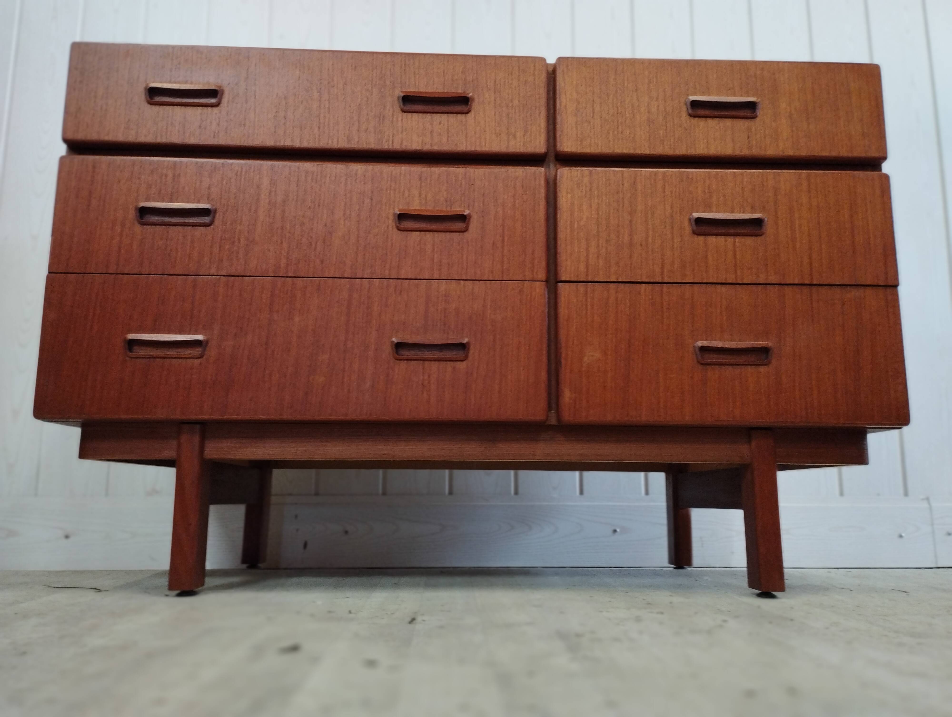 Commode scandinave en teck