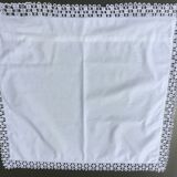 Taie d’oreiller bord crocheté main 78x74cm