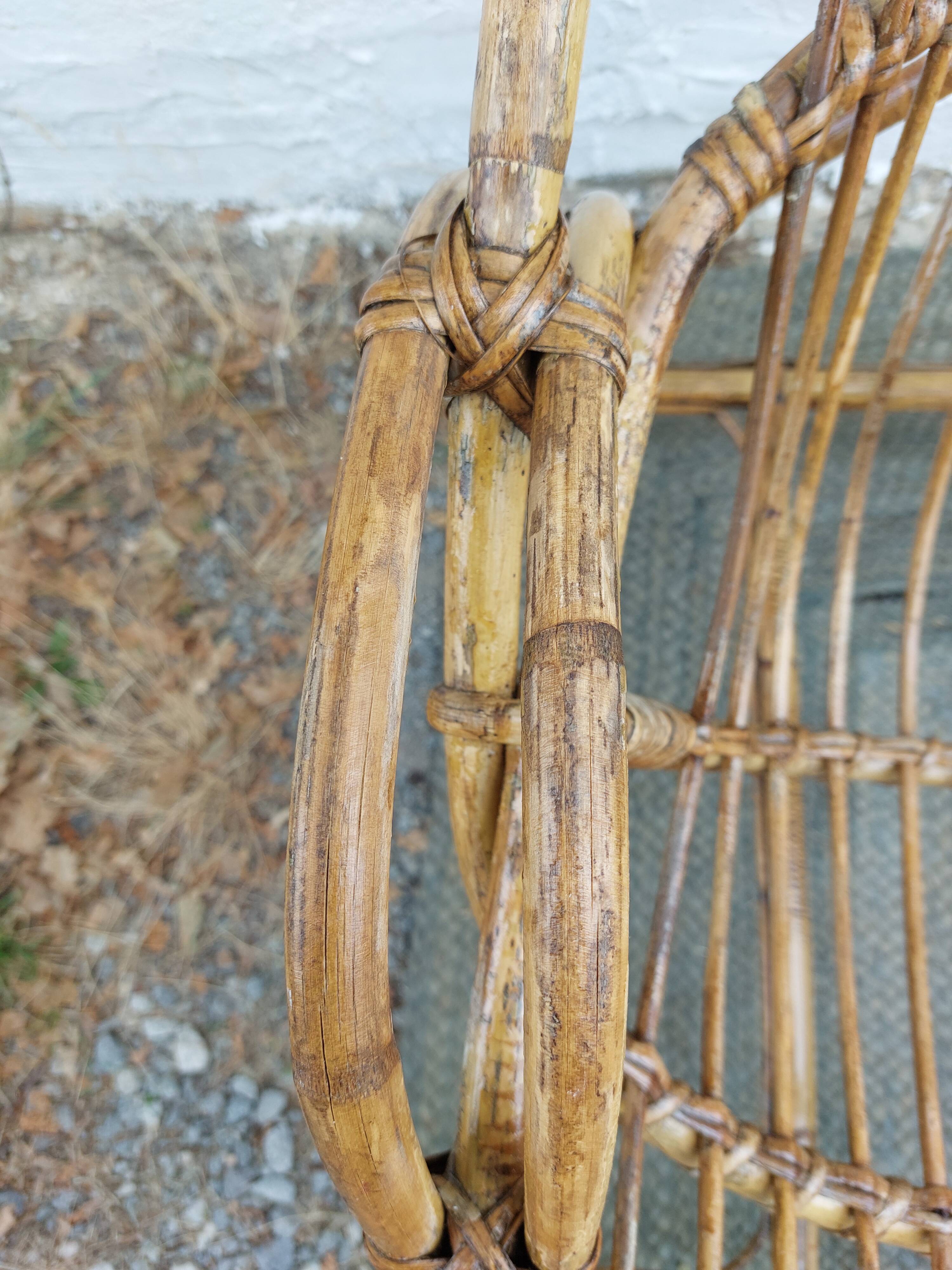 4 armchairs and a coffee table made of rattan and bamboo wood, vintage.