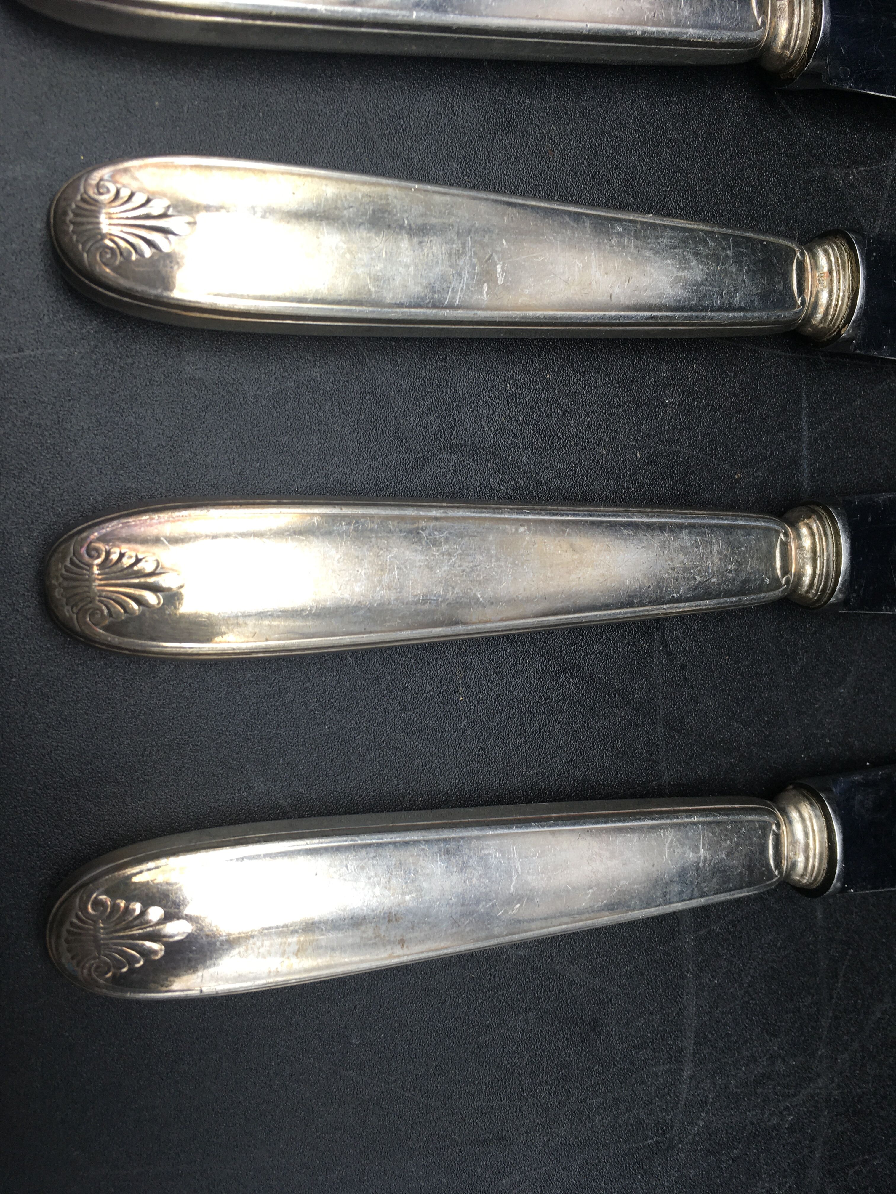 6 table knives in silver metal model coquille