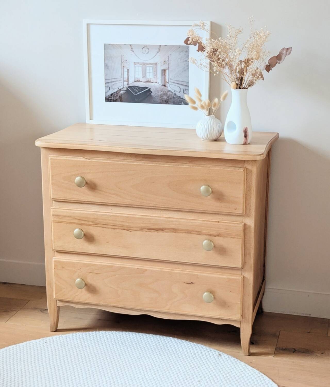 Commode vintage en bois blond, rénovée