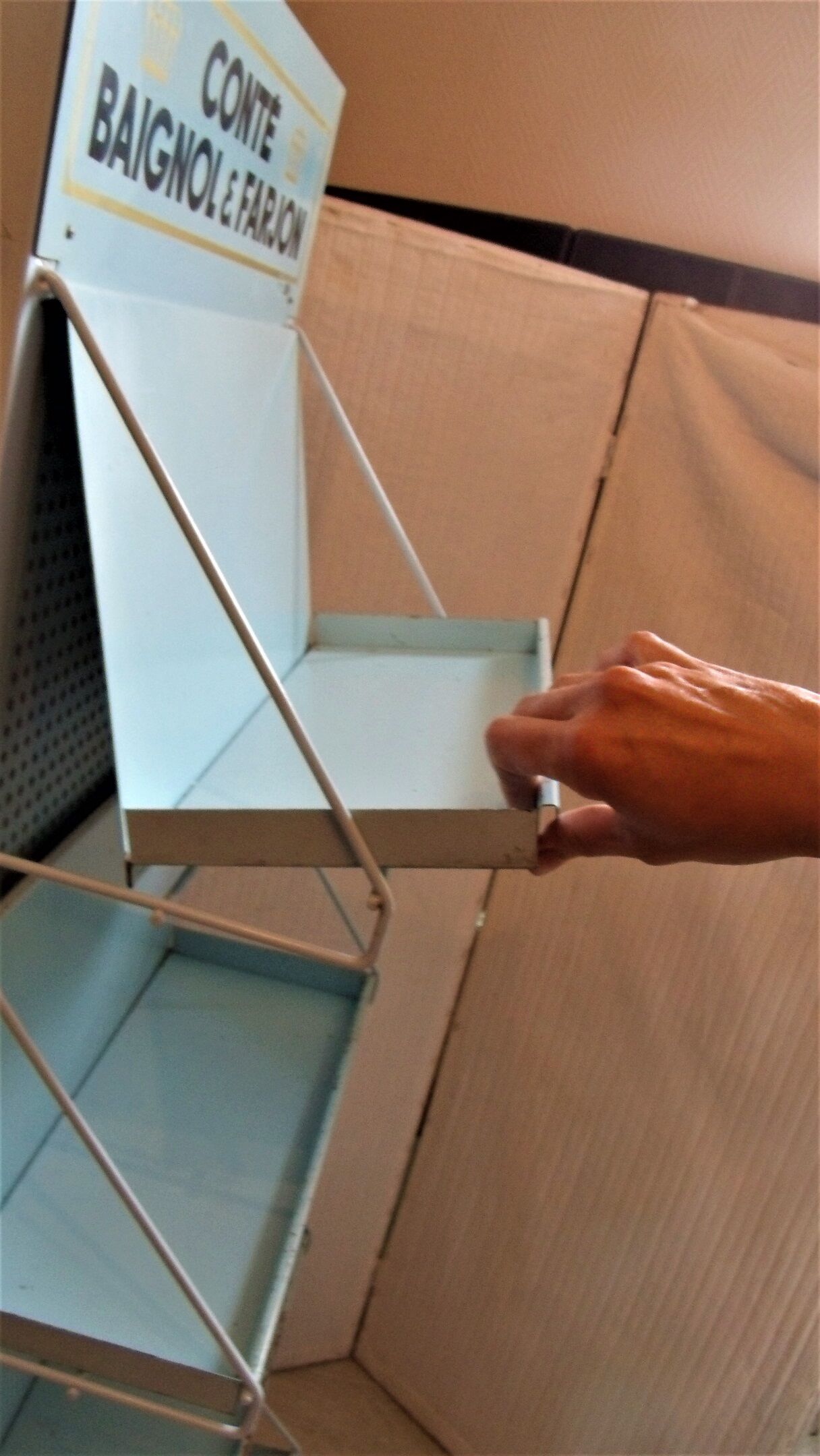 Rolling industrial metal display stand