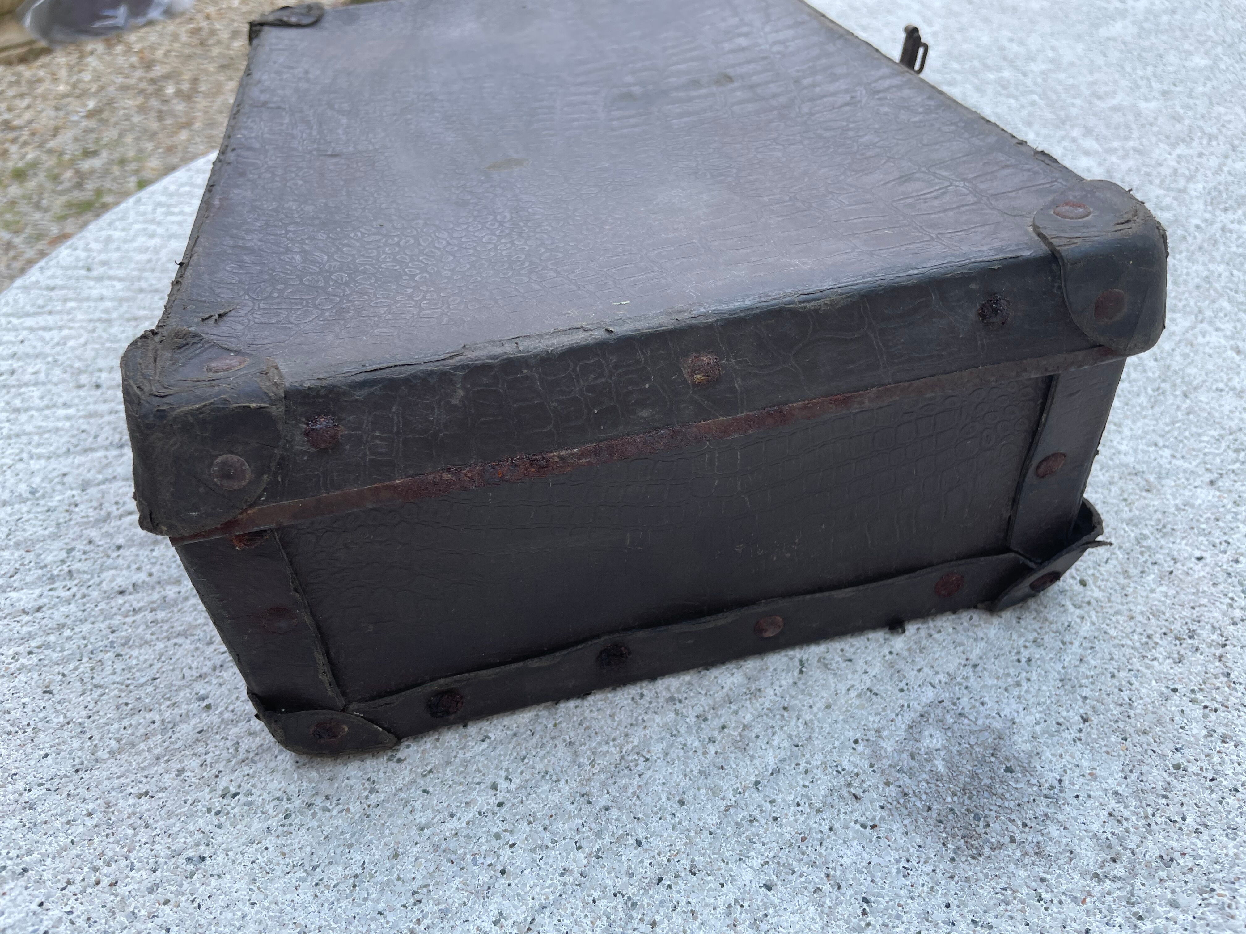 Old wood & leather suitcase