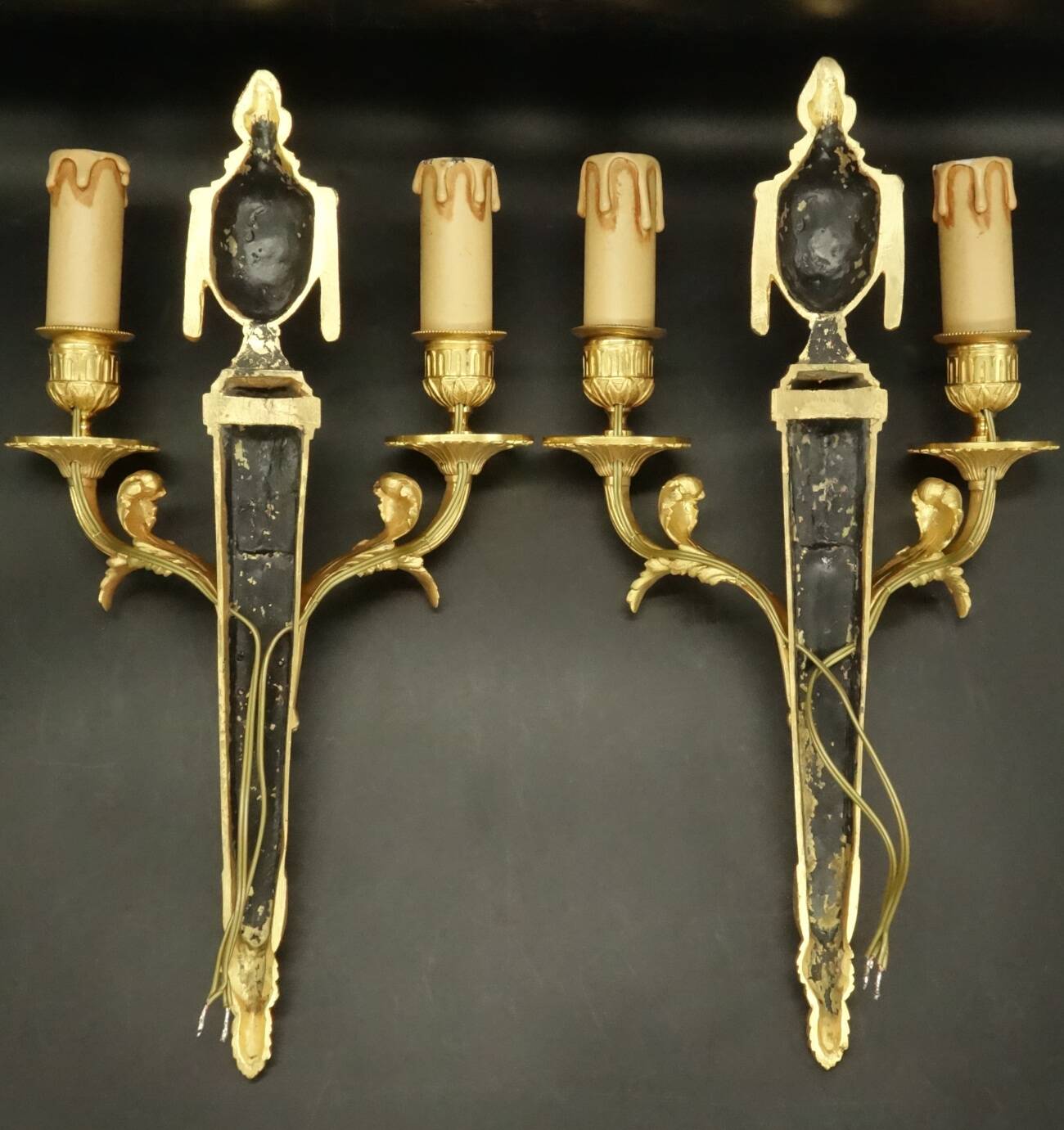 Pair of large Louis XVI style wall lights from the 19th century - gilded bronze