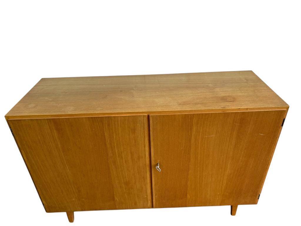 Vintage furniture / mini sideboard / TV cabinet