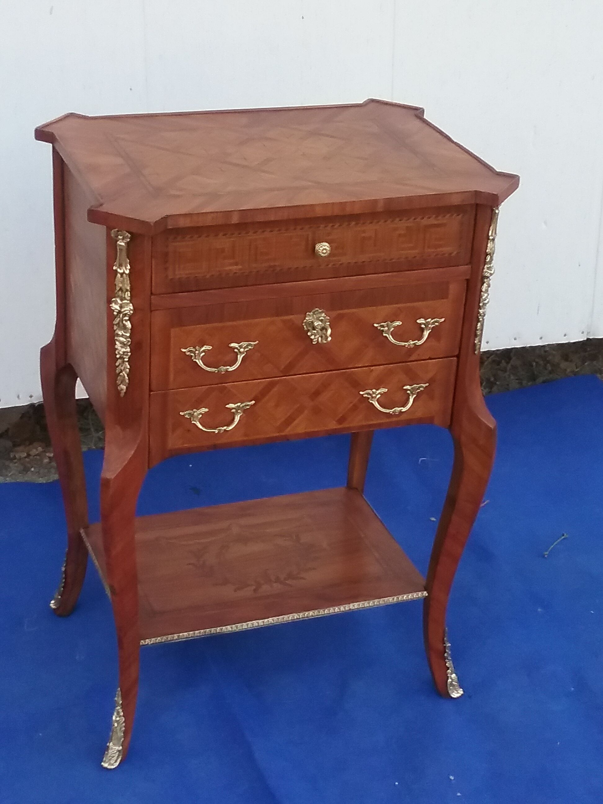 Small marquetry chest of drawers