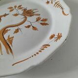 Antique Moustiers style plate, Museums of France edition