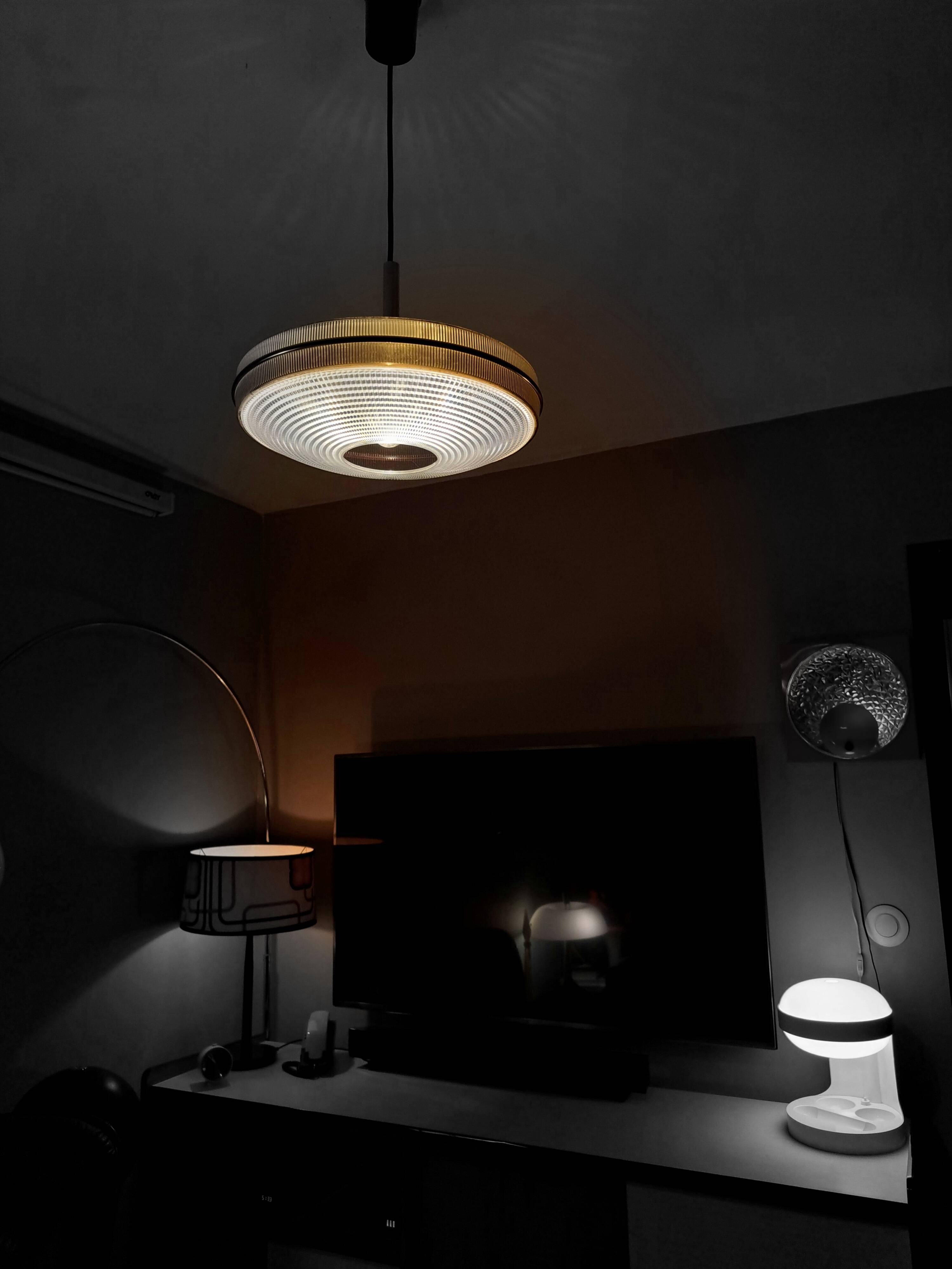 Suspension ufo space-age 1960-1970