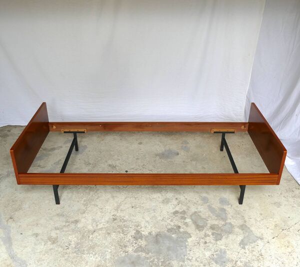 Daybed A.R.P. Pierre Guariche 1955