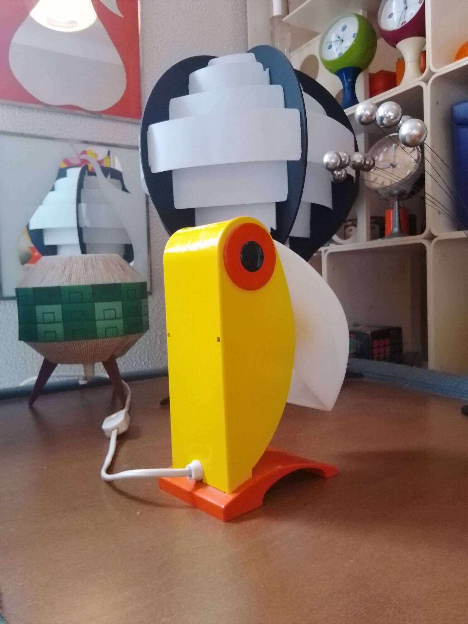 Toucan Lamp