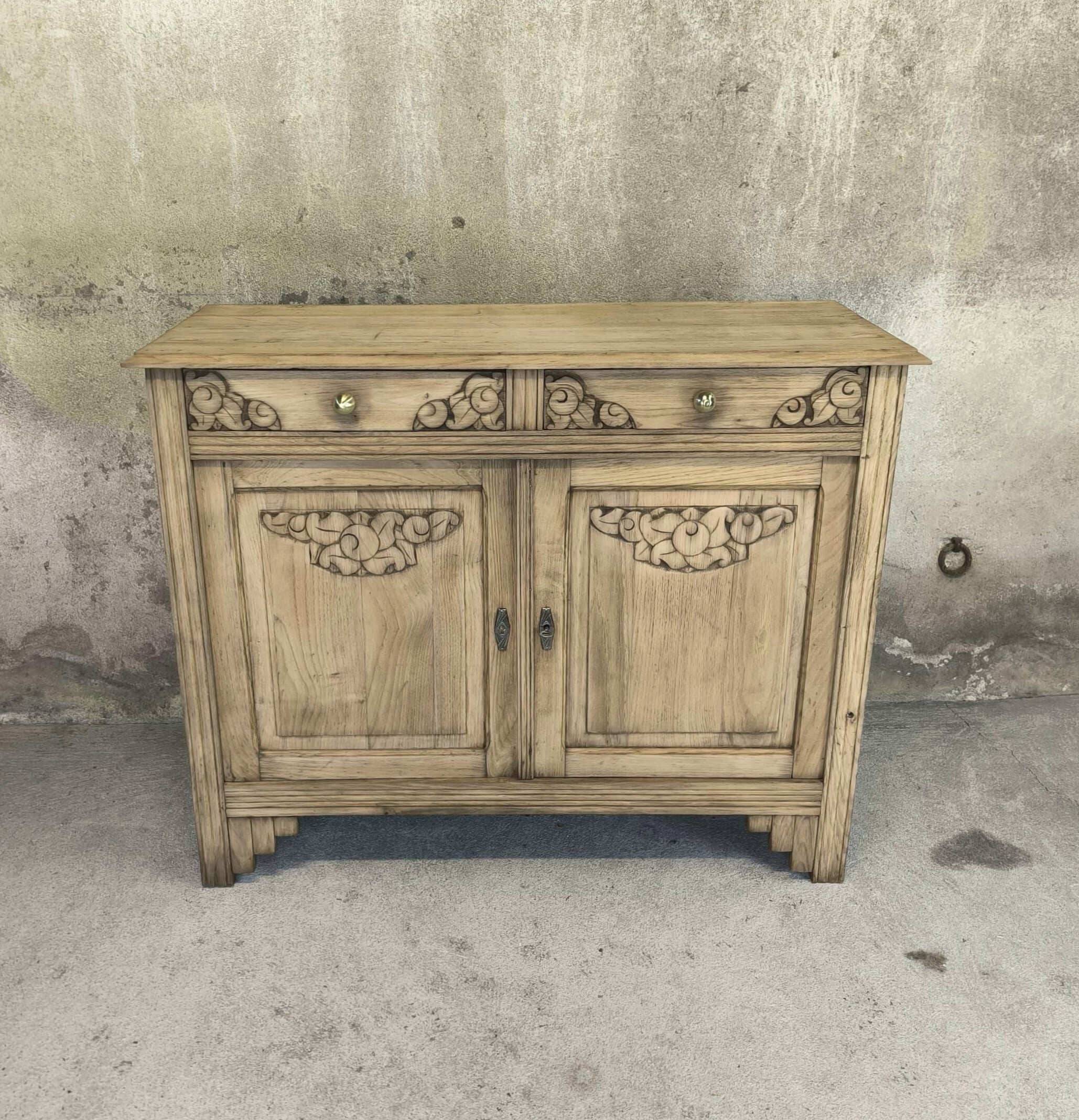 Buffet parisien vintage art déco en bois massif.