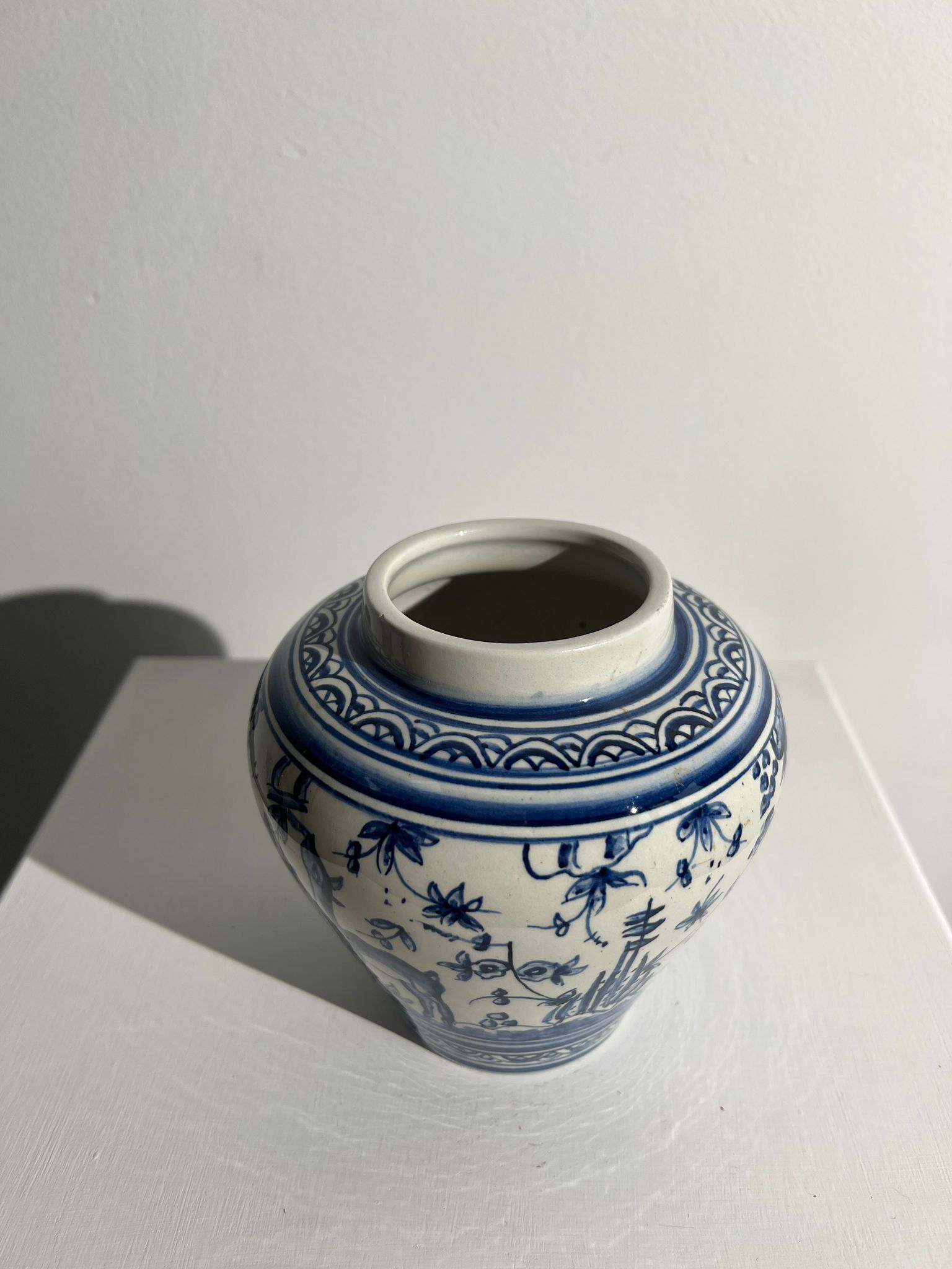 Blue and white Portuguese handmade vase with stylized pastoral pattern H:12,5cm