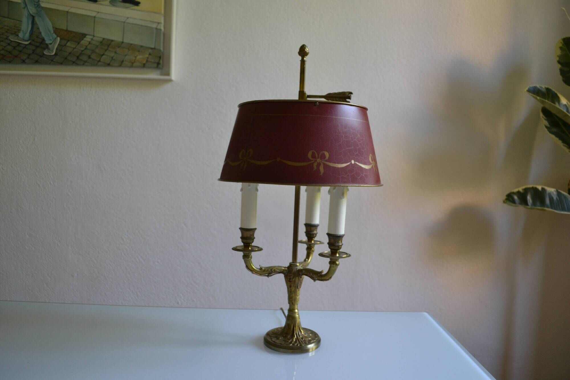 Lampe bouillotte 3 feux bronze et abat jour tôle bordeaux