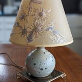 Lampe boule moderniste en grès pyrité de la borne par baudat