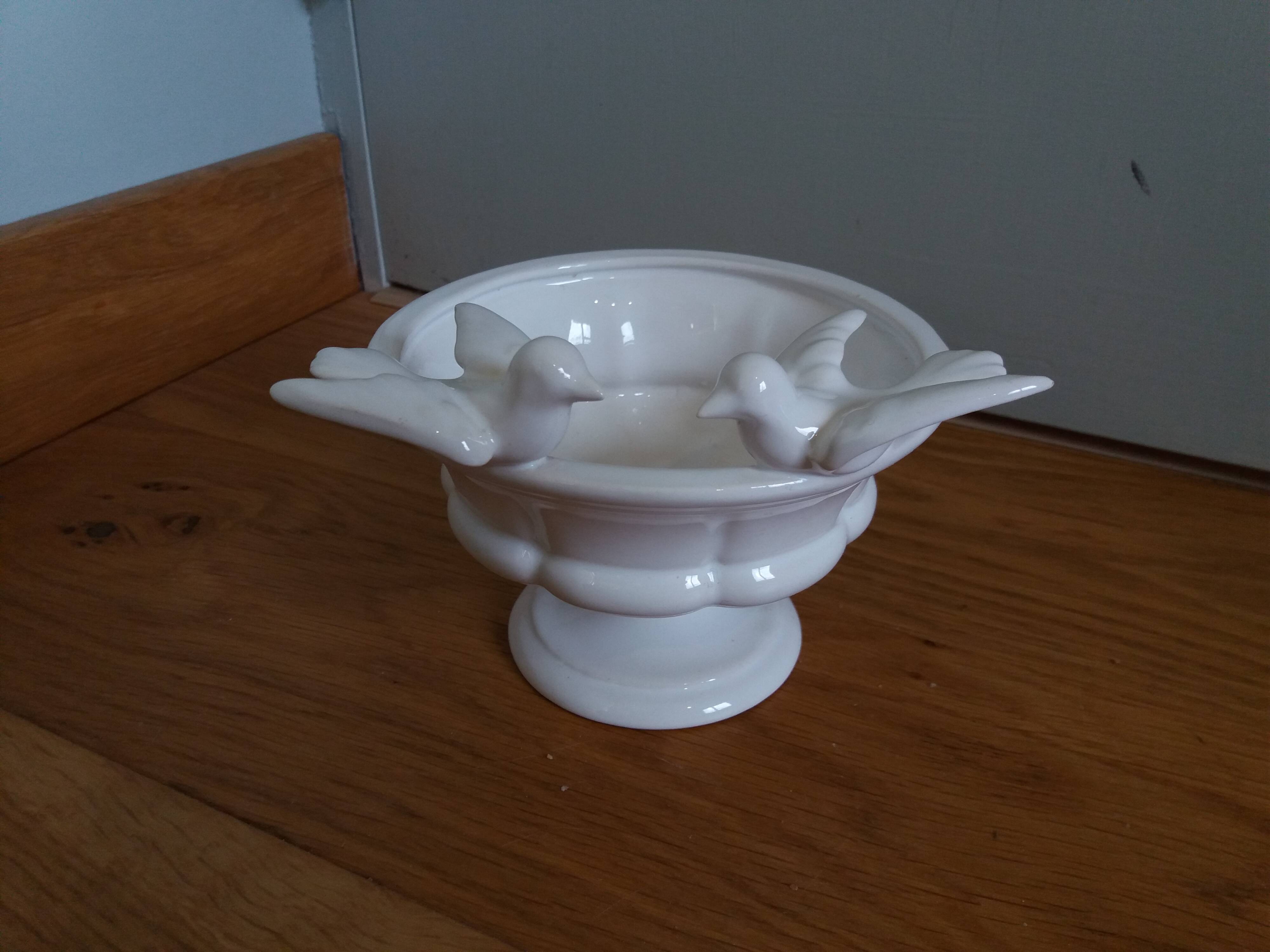 Birdbath cup