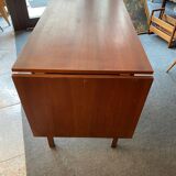 Nielsen Tibergaard desk
