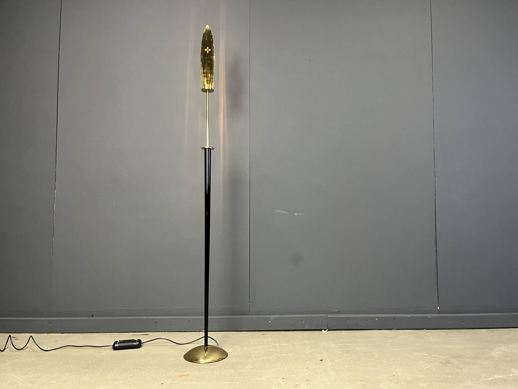 Modernist italian brass floor lamp, 1980s