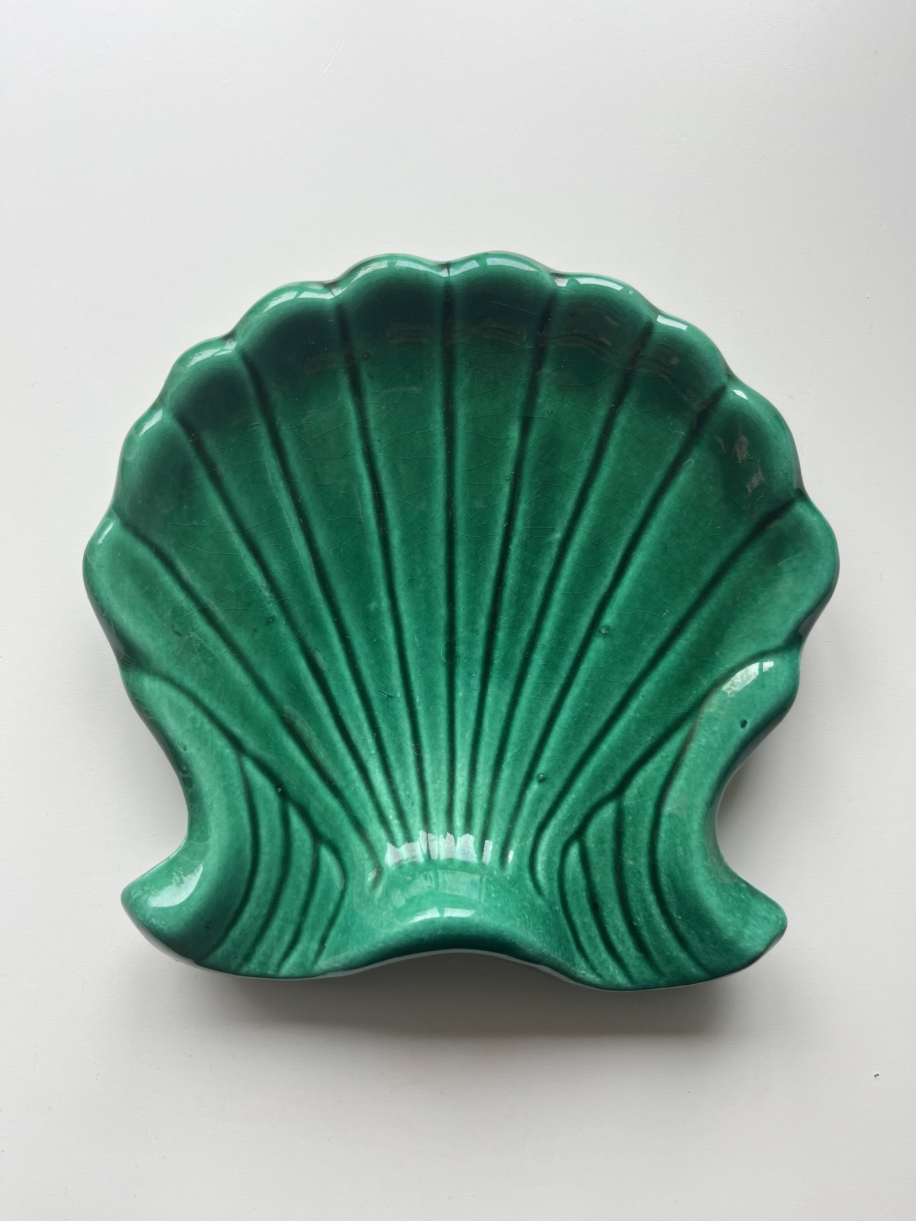 Emerald green ceramic seashell trinket dish