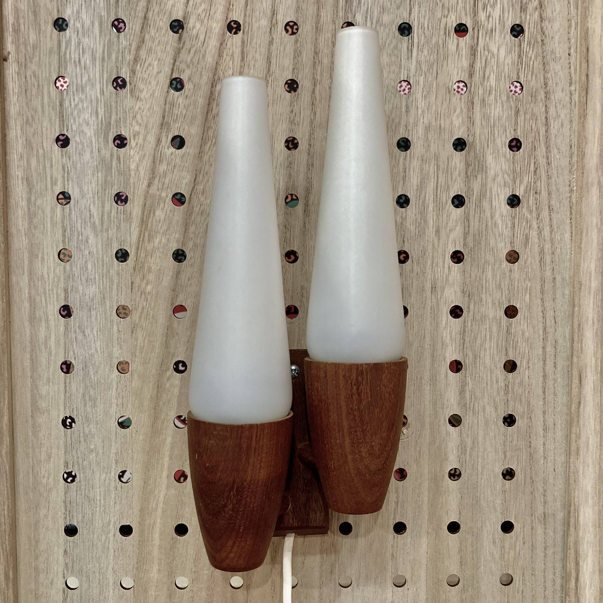 DOUBLE OPALINE APPLIQUE 1950 "SCANDINAVIAN DESIGN".