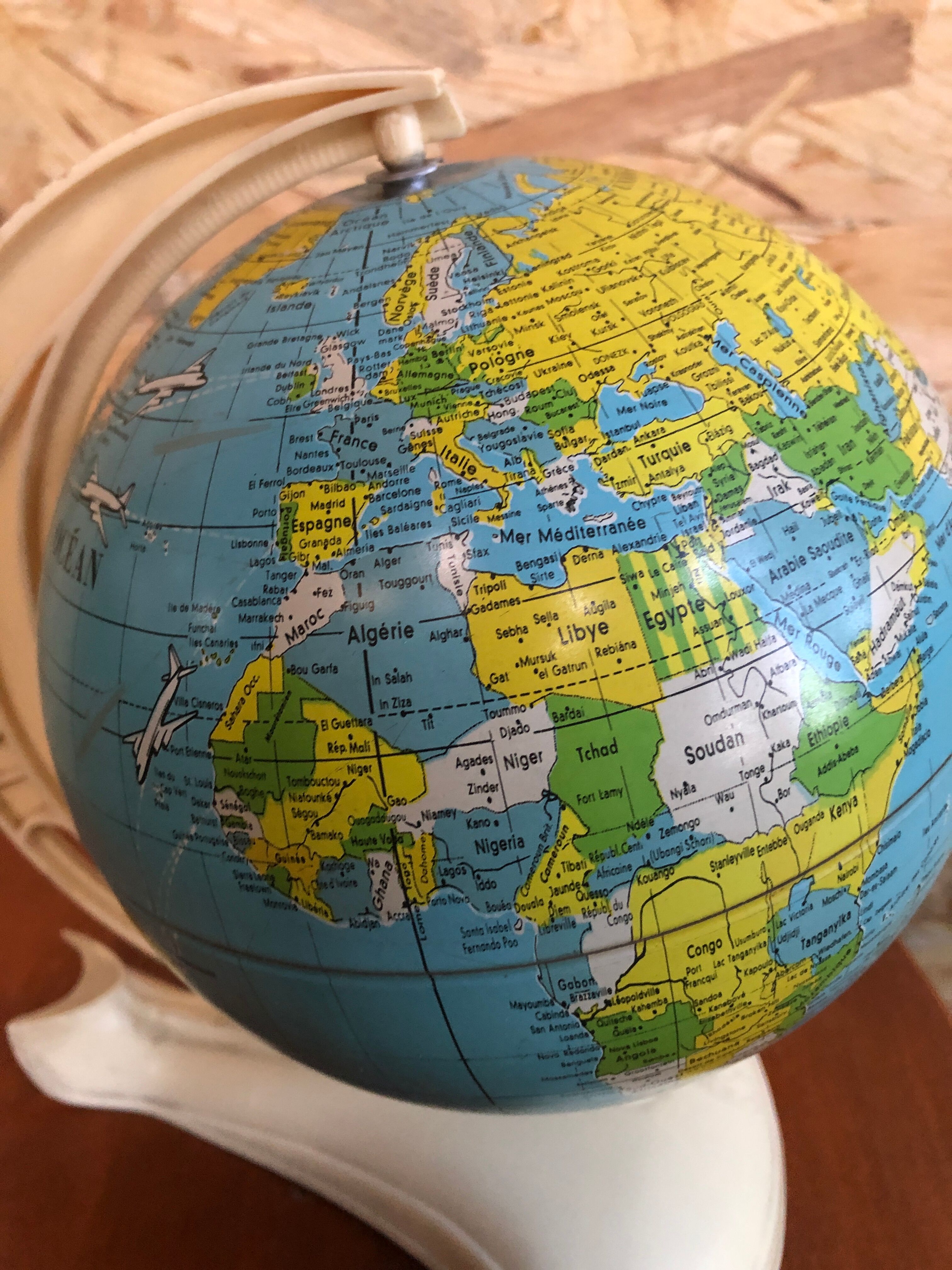 Old world map ms globe metal + bakelite base white vintage cream