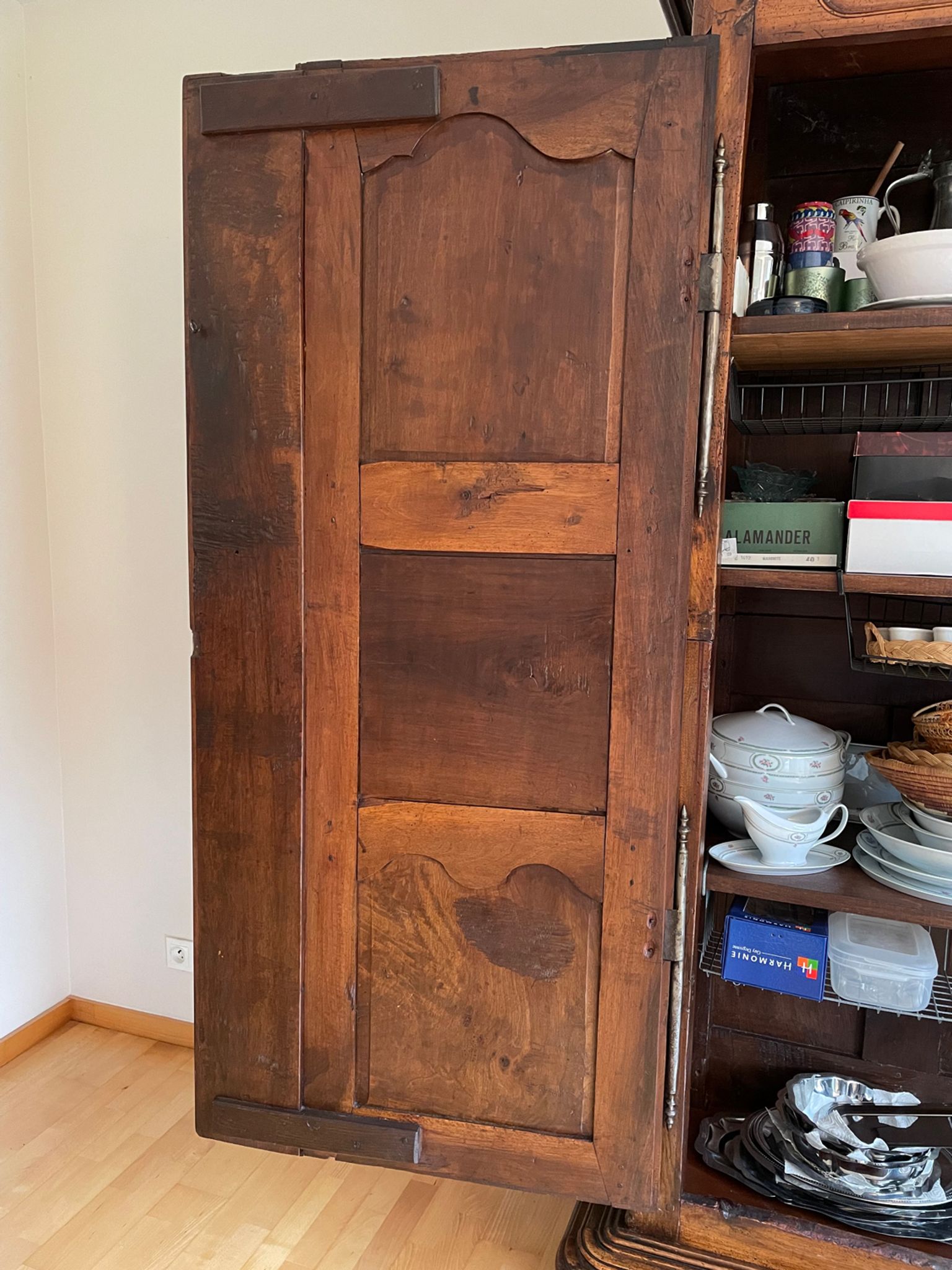 Eighteenth century castle cabinet in walnut Louis XIII style