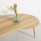 Table basse format haricot en chêne massif, pieds compas vintage