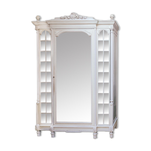 Armoire style Louis XVI