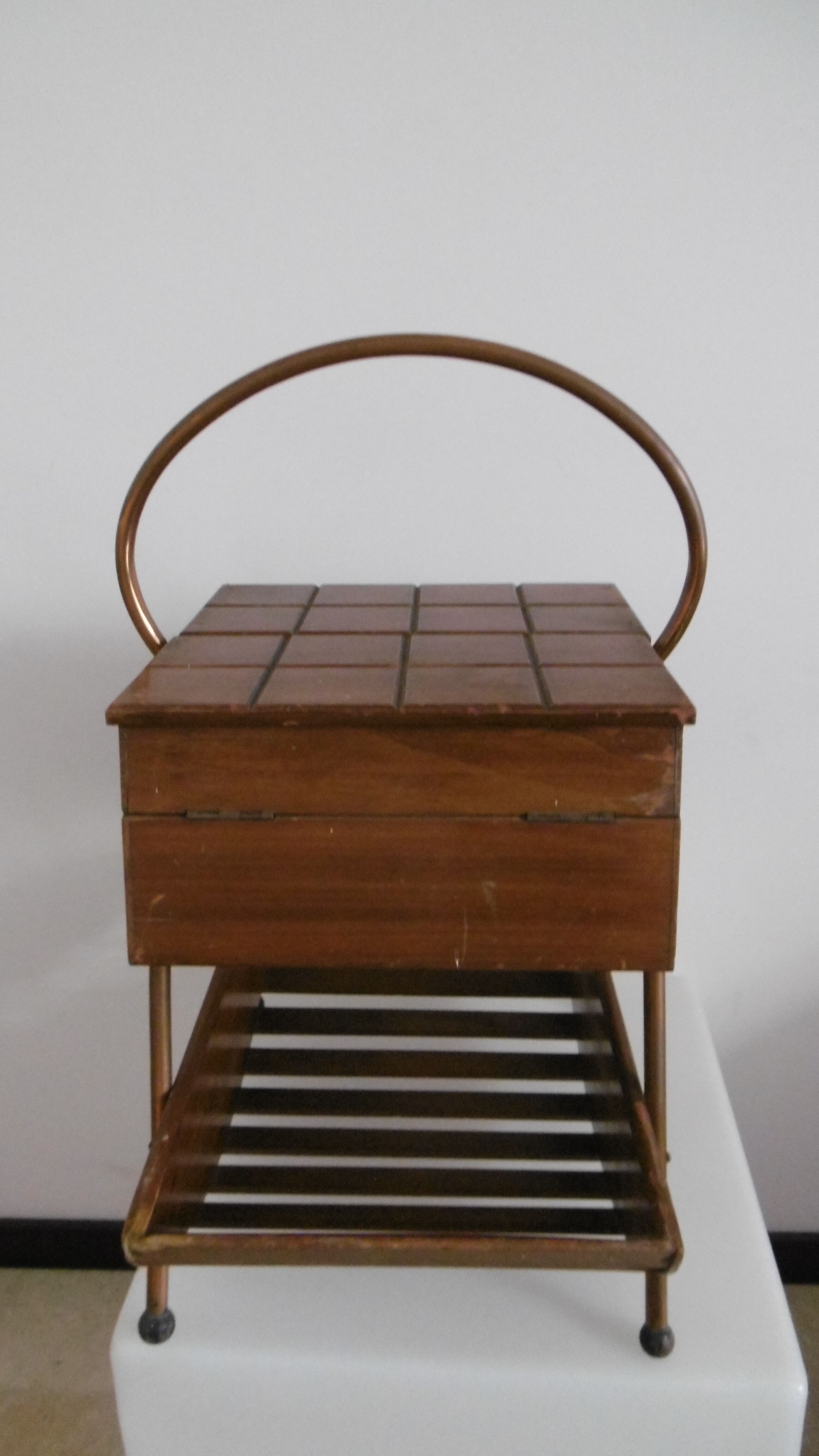 Couturière en bois