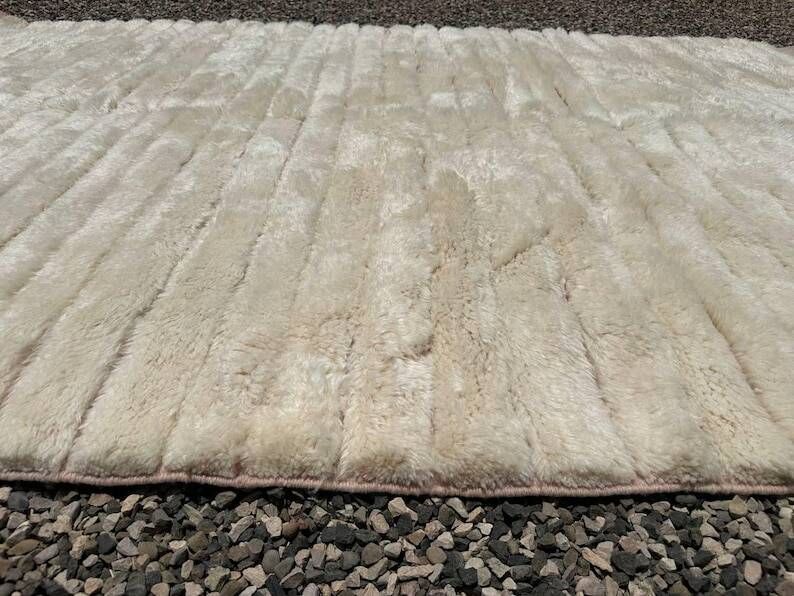 Ecru and beige Moroccan Mrirt rug 350x250 cm – textured minimalist design