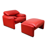 Fauteuil et ottoman Maralunga – Vico Magistretti pour Cassina