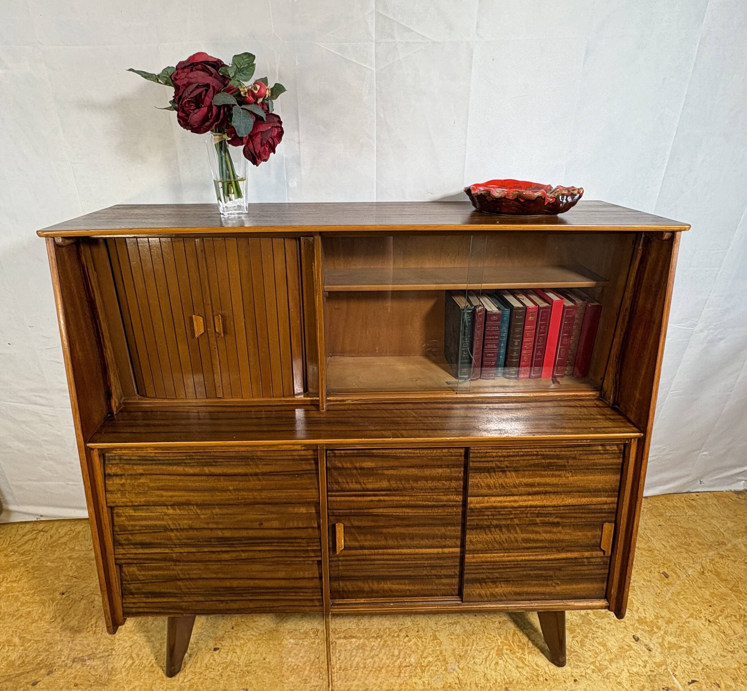 Mid Century Retro Vintage Walnut Sideboard / Drinks Cabinet by F.D. Welters